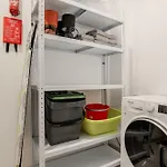 Modern 3-bedroom In Near Promenade And Ferries Apartment