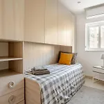 Modern 3-bedroom In Near Promenade And Ferries Apartment