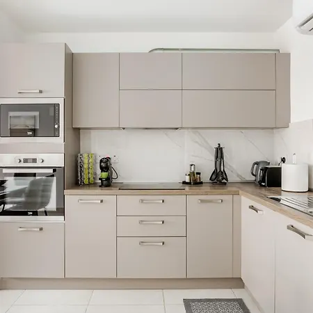 Modern Direct Access To Beaches