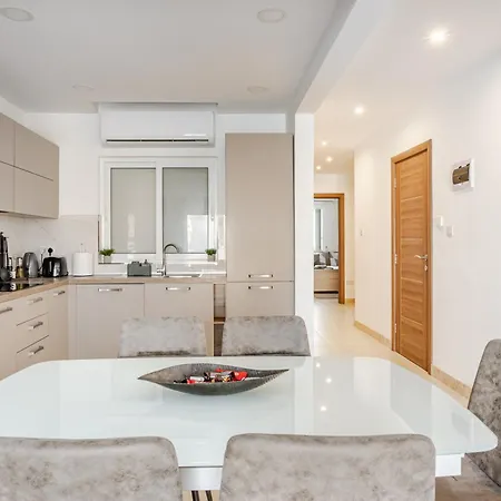 Modern 3-bedroom In Near Promenade And Ferries Appartement