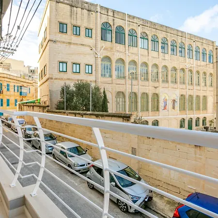 Modern 3-bedroom In Near Promenade And Ferries *