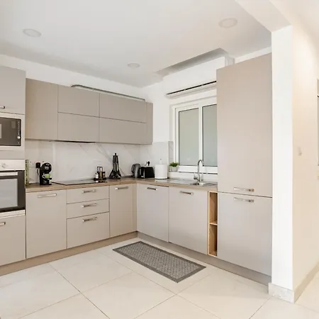 Modern 3-bedroom In Near Promenade And Ferries Appartement *