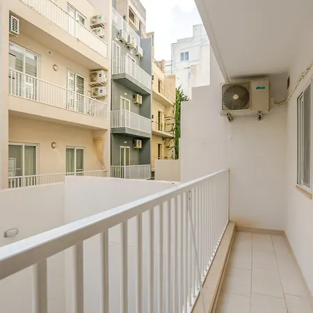 Modern 3-bedroom In Near Promenade And Ferries Апартаменты