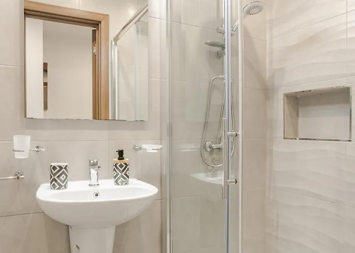 Modern 3-bedroom In Near Promenade And Ferries