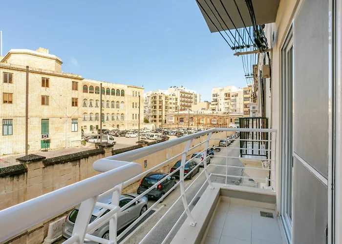 Modern 3-bedroom In Near Promenade And Ferries Sliema
