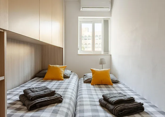 Modern 3-bedroom In Near Promenade And Ferries