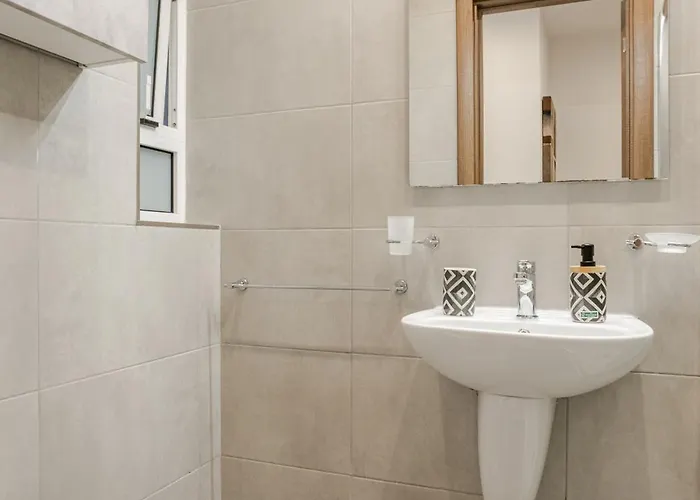 Lägenhet Modern 3-bedroom In Near Promenade And Ferries *