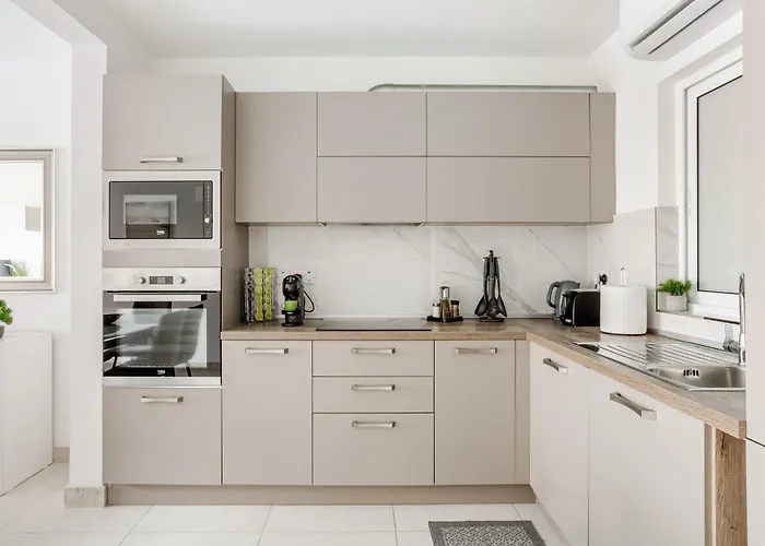 Modern 3-bedroom In Near Promenade And Ferries