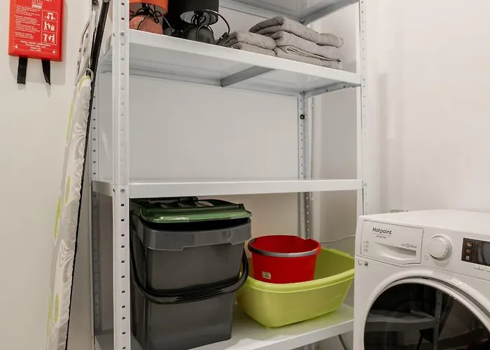 Modern 3-bedroom In Near Promenade And Ferries Lägenhet