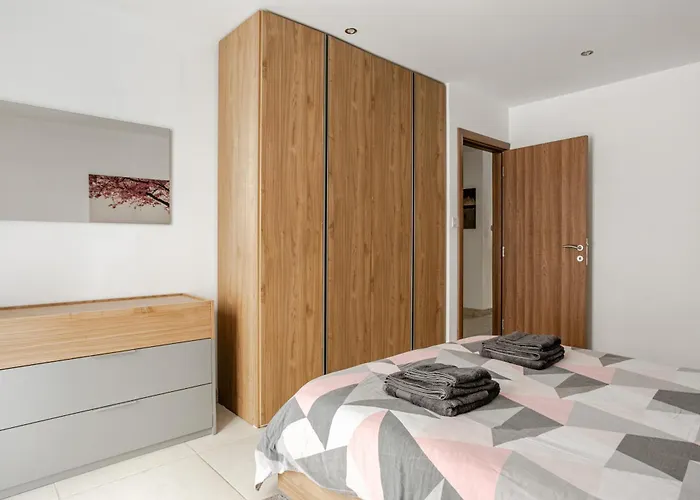 Lägenhet Modern 3-bedroom In Near Promenade And Ferries *